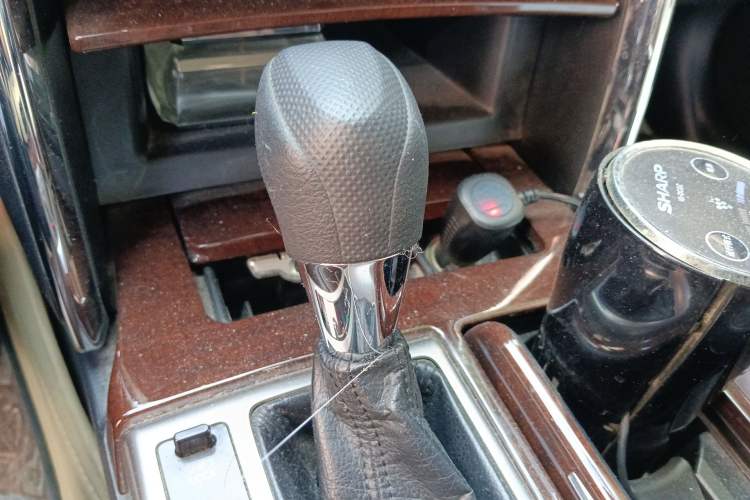 Used Toyota Reiz 2013 2.5S Elite Edition Gear Lever