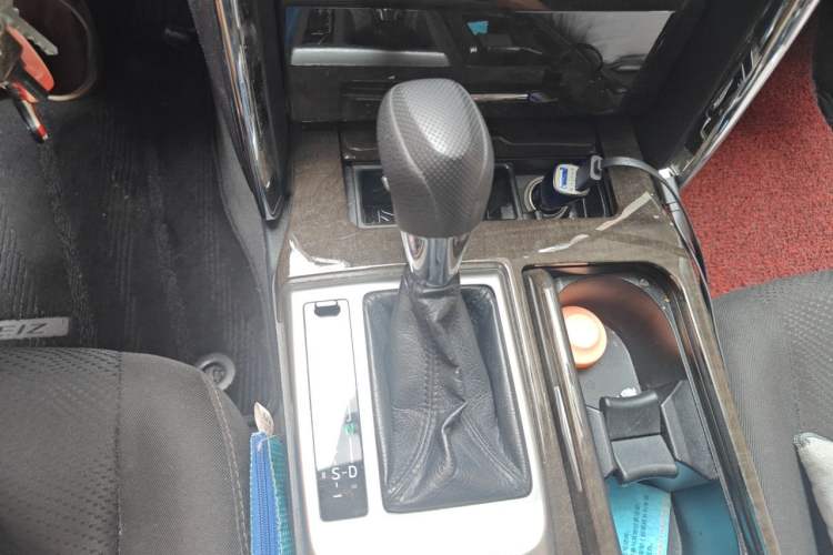 Used Toyota Reiz 2013 2.5S Elite Edition Gear Lever