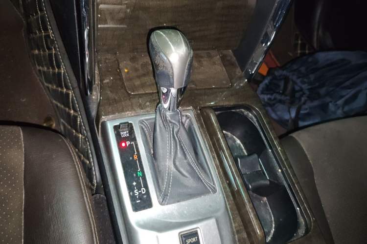 Used Toyota Reiz 2013 2.5V Shangrui Edition Gear Lever