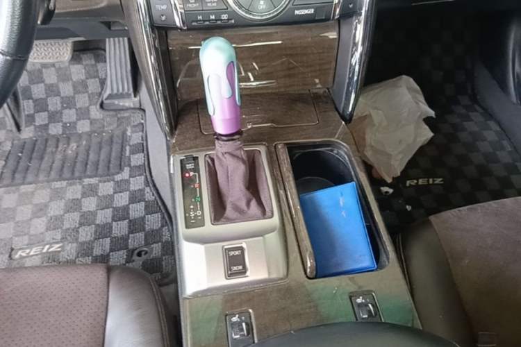 Used Toyota Reiz 2013 2.5V Shangrui Edition Gear Lever