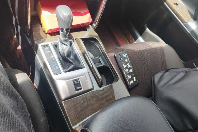 Used Toyota Reiz 2013 2.5S Elite Edition Gear Lever