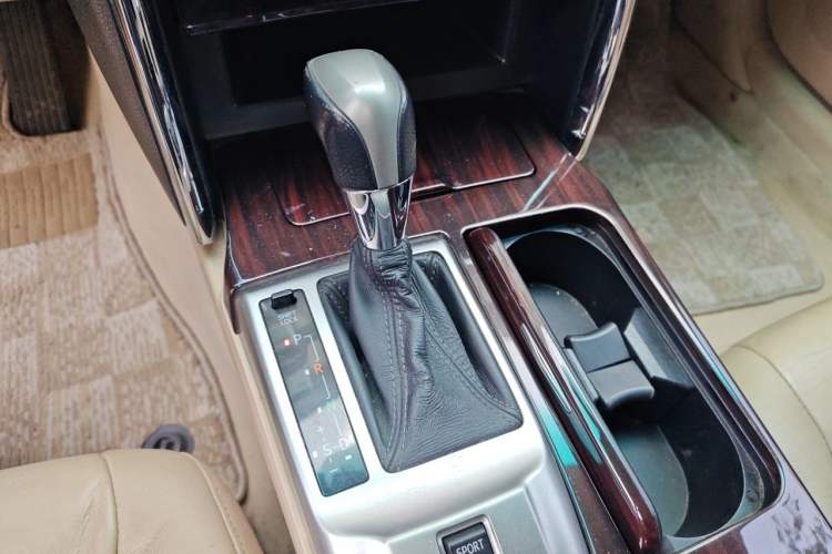 Used Toyota Reiz 2013 2.5V Shangrui Edition Gear Lever