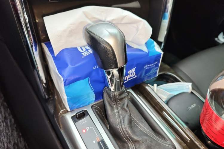 Used Toyota Reiz 2013 2.5V Elite Edition Gear Lever