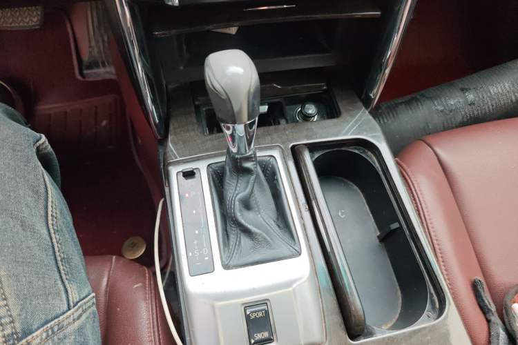 Used Toyota Reiz 2013 2.5V Shangrui Edition Gear Lever