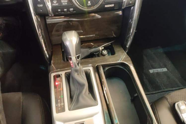Used Toyota Reiz 2013 2.5V Shangrui Edition Gear Lever