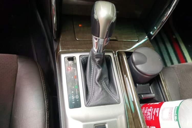 Used Toyota Reiz 2013 2.5V Shangrui Edition Gear Lever