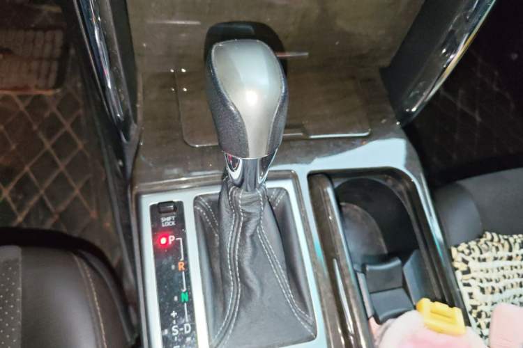 Used Toyota Reiz 2013 2.5V Shangrui Edition Gear Lever