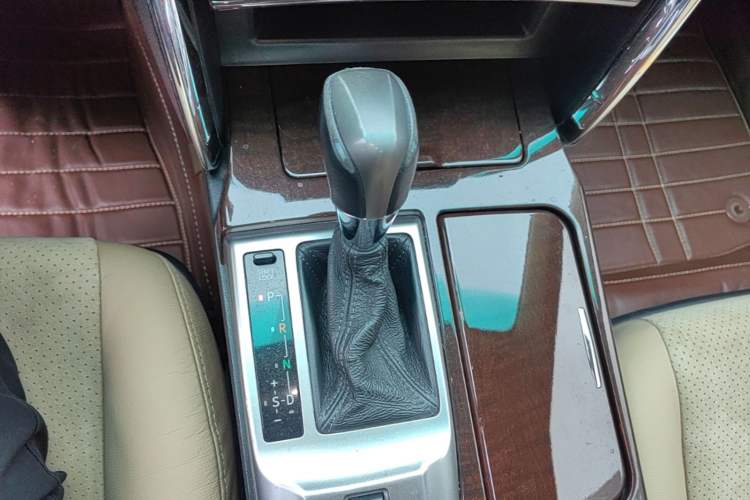 Used Toyota Reiz 2013 2.5V Shangrui Edition Gear Lever