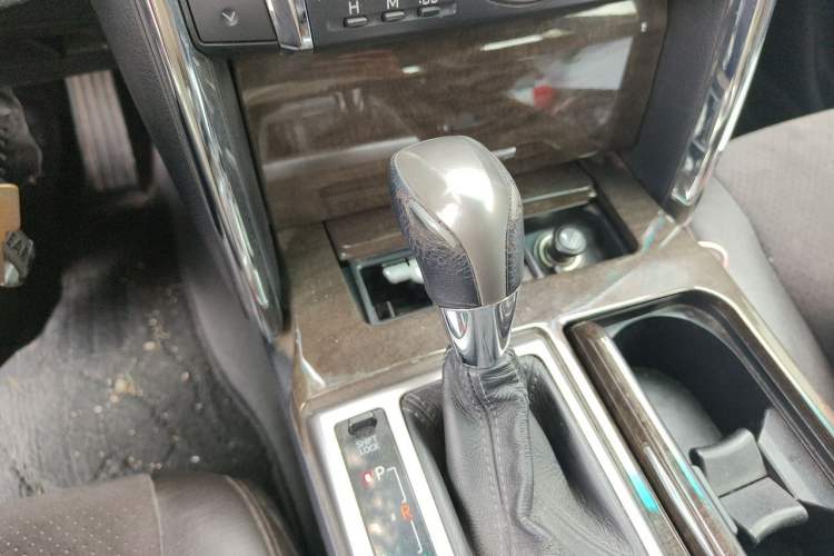 Used Toyota Reiz 2013 2.5V Shangrui Edition Gear Lever