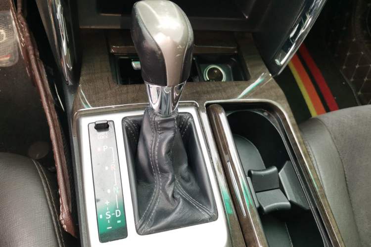 Used Toyota Reiz 2013 2.5V Shangrui Edition Gear Lever