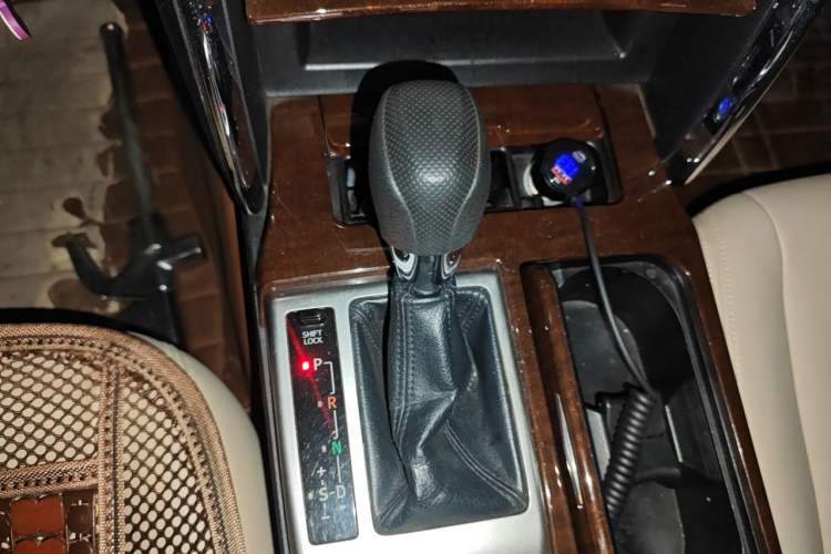 Used Toyota Reiz 2013 2.5S Elite Edition Gear Lever