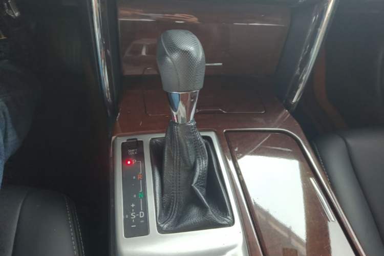 Used Toyota Reiz 2013 2.5S Elite Edition Gear Lever
