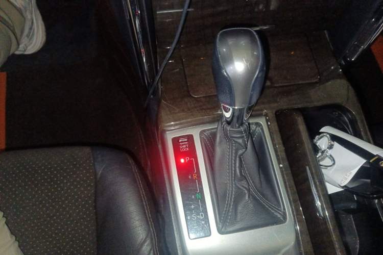 Used Toyota Reiz 2013 2.5V Shangrui Edition Gear Lever