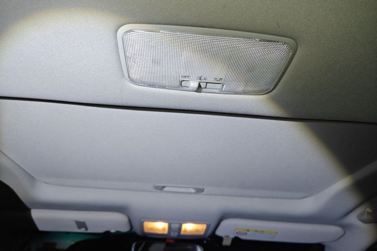 Used Toyota Reiz 2013 2.5V Supreme Edition Headliner