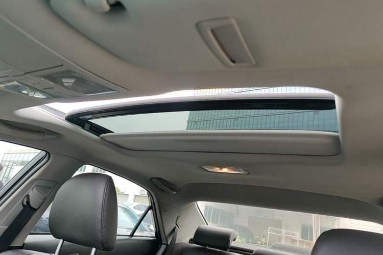 Used Toyota Reiz 2013 2.5V Elite Edition Headliner
