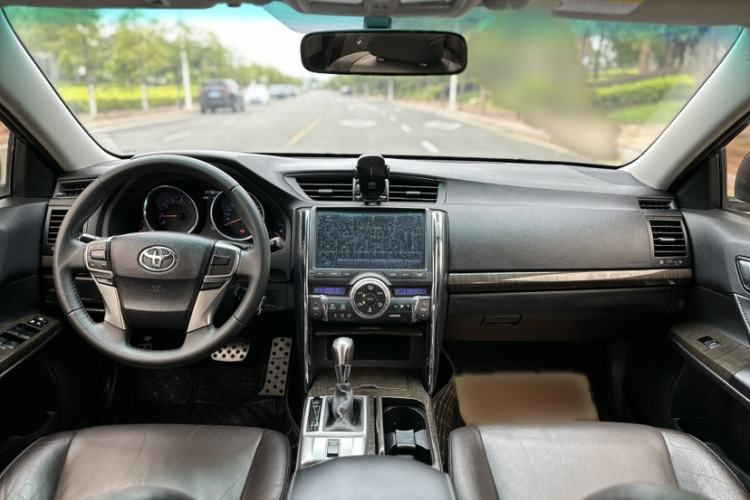 Used Toyota Reiz 2013 2.5V Elite Edition Interior 1