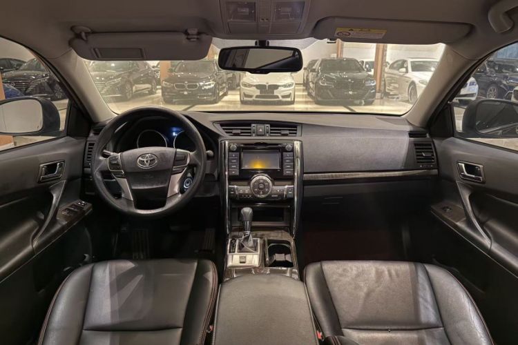 Used Toyota Reiz 2013 2.5S Elite Edition Interior 2