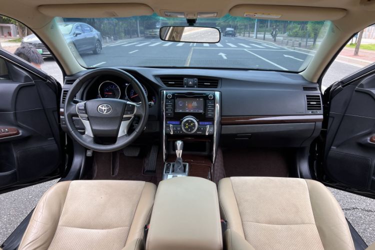 Used Toyota Reiz 2013 2.5V Shangrui Edition Interior 2