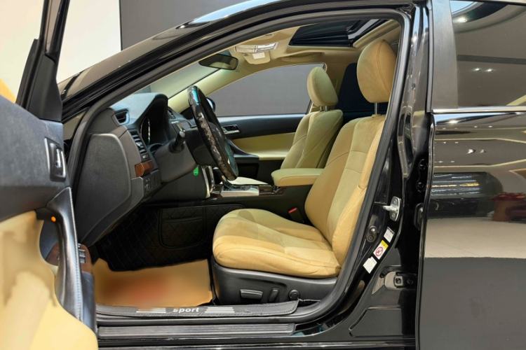 Used Toyota Reiz 2013 2.5V Shangrui Edition Interior 3