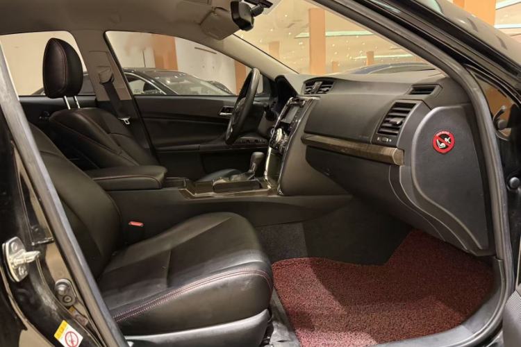Used Toyota Reiz 2013 2.5S Elite Edition Interior 3