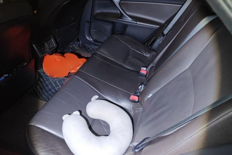 Used Toyota Reiz 2013 2.5V Supreme Edition Interior 4