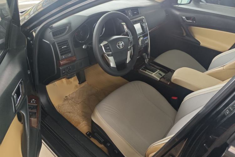 Used Toyota Reiz 2013 2.5V Shangrui Edition Interior 4