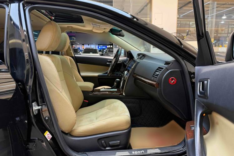 Used Toyota Reiz 2013 2.5V Shangrui Edition Interior 5
