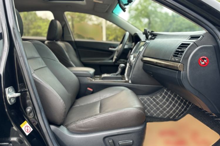 Used Toyota Reiz 2013 2.5V Elite Edition Interior 5