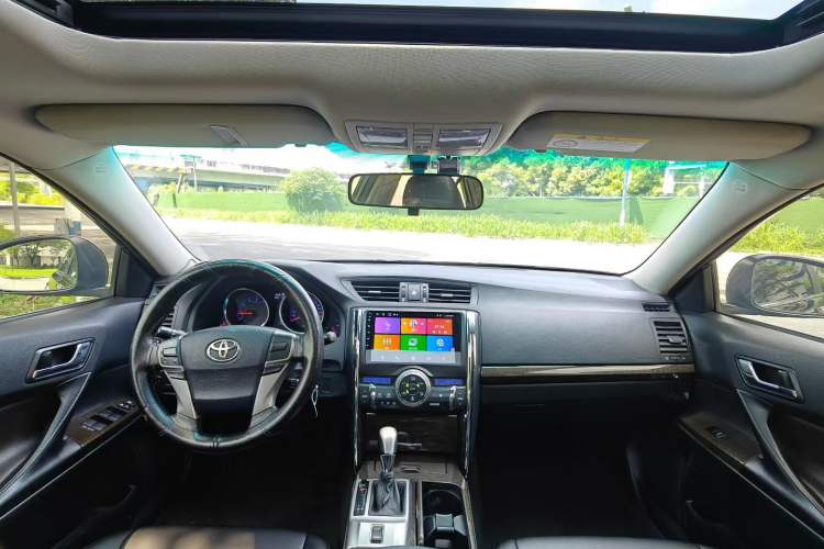 Used Toyota Reiz 2013 2.5V Elite Edition Interior 5