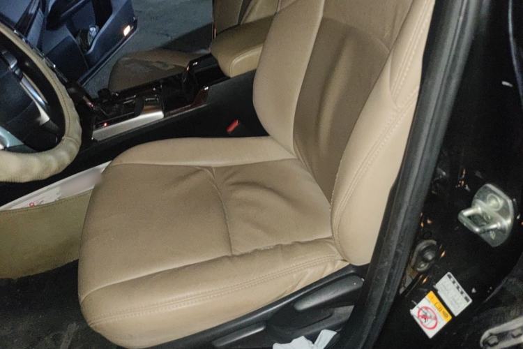 Used Toyota Reiz 2013 2.5V Supreme Edition Left Front Seat