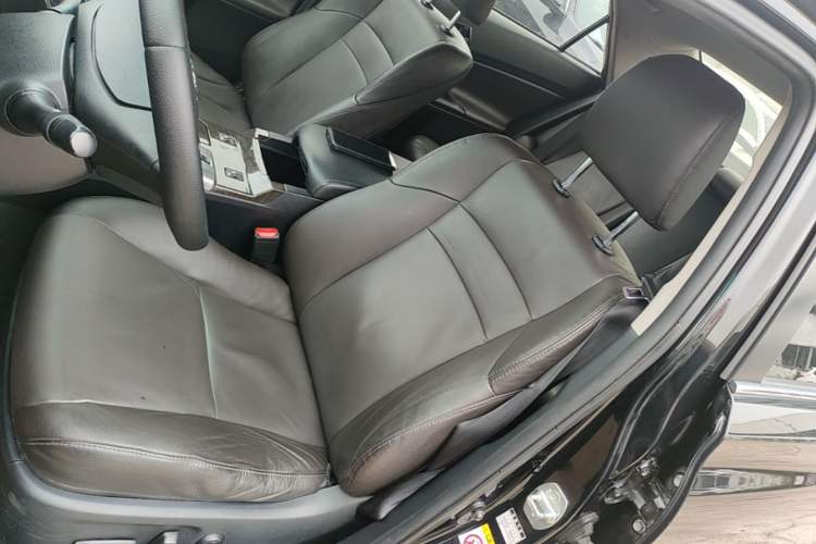 Used Toyota Reiz 2013 2.5V Elite Edition Left Front Seat