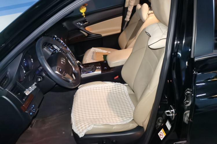 Used Toyota Reiz 2013 2.5V Supreme Edition Left Front Seat