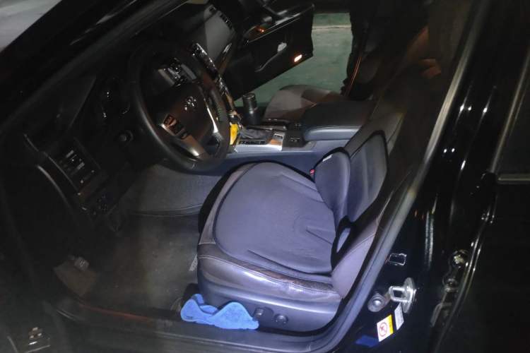 Used Toyota Reiz 2013 2.5V Shangrui Edition Left Front Seat