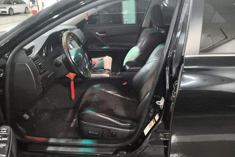Used Toyota Reiz 2013 2.5V Shangrui Navigation Edition Left Front Seat