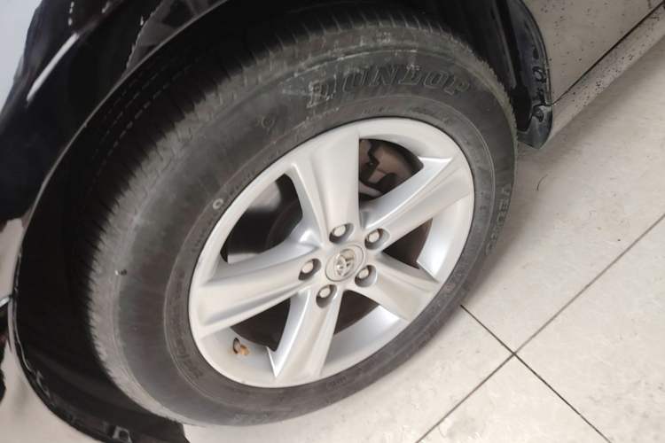 Used Toyota Reiz 2013 2.5V Elite Edition Left Front Wheel Hub