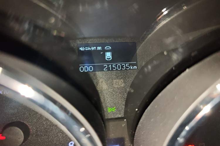 Used Toyota Reiz 2013 2.5V Elite Edition Odometer Close Up