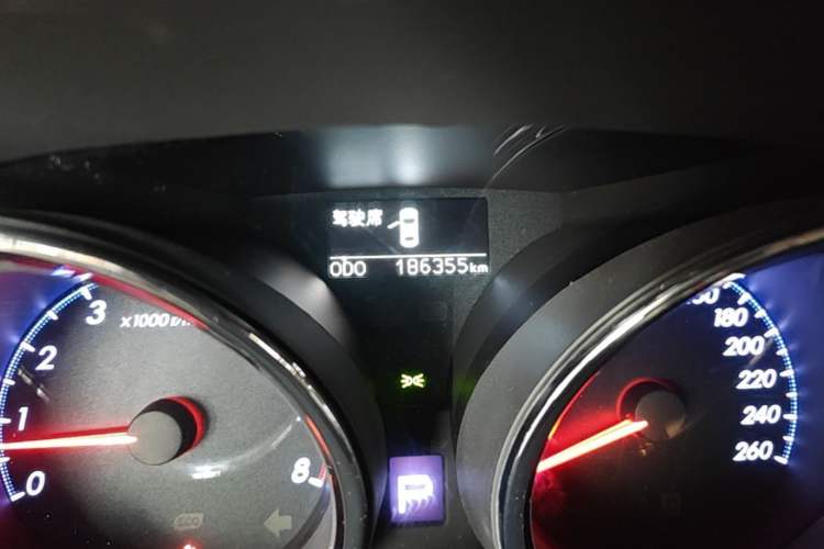 Used Toyota Reiz 2013 2.5V Elite Edition Odometer Close Up