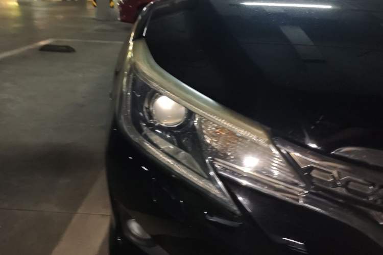 Used Toyota Reiz 2013 2.5V Elite Edition Right Front Headlight