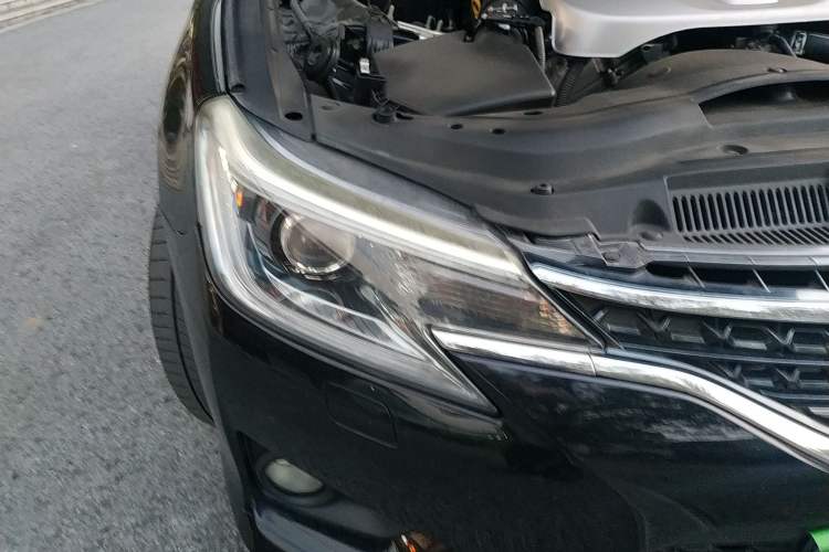 Used Toyota Reiz 2013 2.5V Shangrui Edition Right Front Headlight