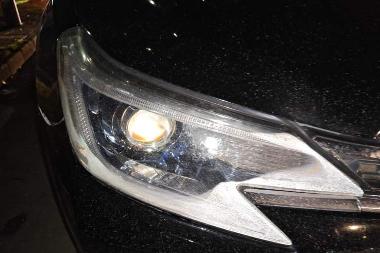 Used Toyota Reiz 2013 2.5V Elite Edition Right Front Headlight