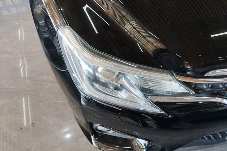 Used Toyota Reiz 2013 2.5V Shangrui Edition Right Front Headlight