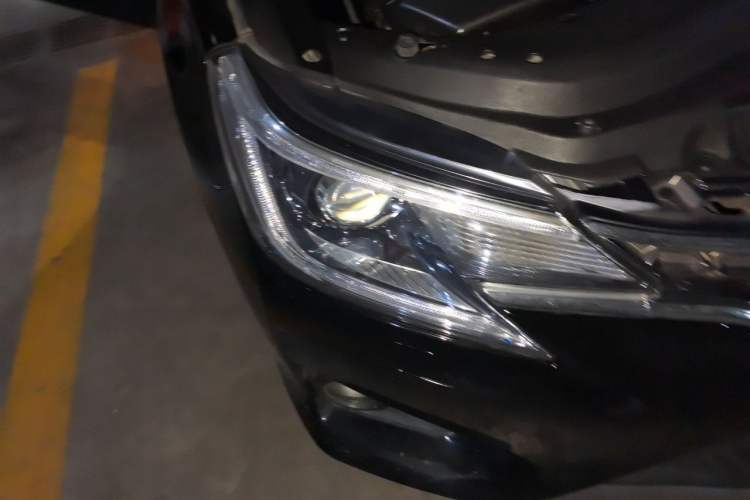 Used Toyota Reiz 2013 2.5V Shangrui Edition Right Front Headlight