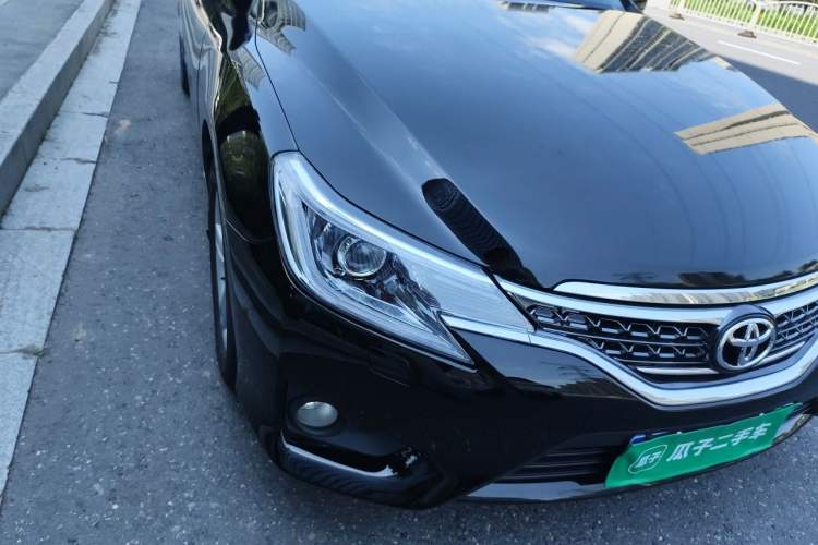 Used Toyota Reiz 2013 2.5V Elite Edition Right Front Headlight
