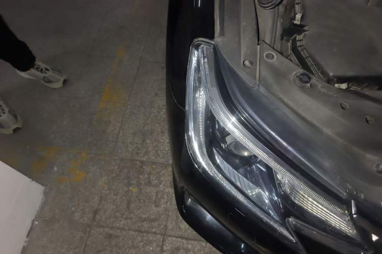 Used Toyota Reiz 2013 2.5V Elite Edition Right Front Headlight