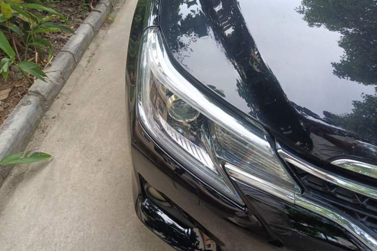 Used Toyota Reiz 2013 2.5V Shangrui Navigation Edition Right Front Headlight