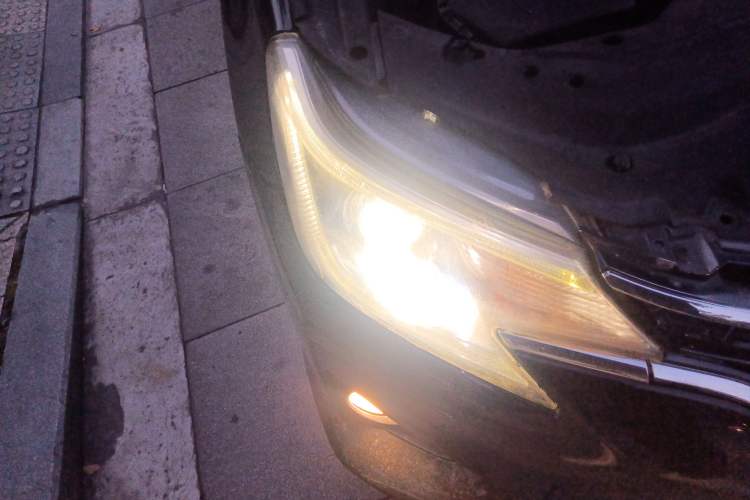Used Toyota Reiz 2013 2.5V Elite Edition Right Front Headlight