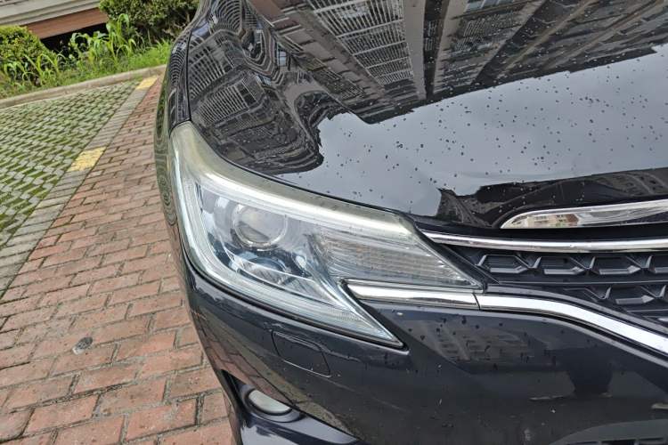 Used Toyota Reiz 2013 2.5V Shangrui Navigation Edition Right Front Headlight