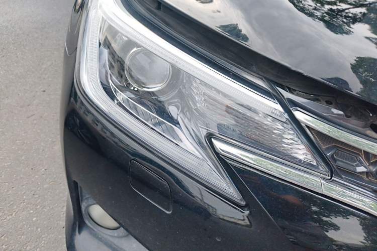 Used Toyota Reiz 2013 2.5V Shangrui Edition Right Front Headlight