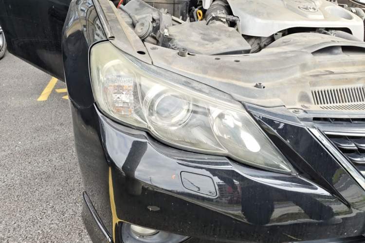 Used Toyota Reiz 2013 2.5V Elite Edition Right Front Headlight