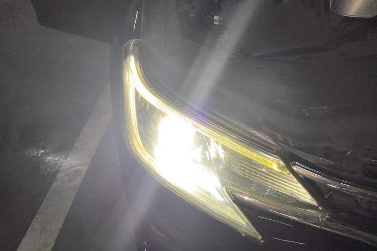 Used Toyota Reiz 2013 2.5V Shangrui Navigation Edition Right Front Headlight